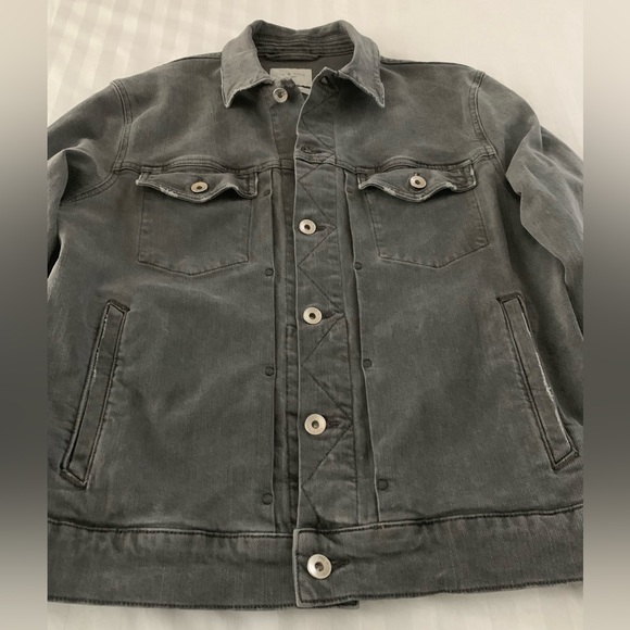 Giftable Men’s R&B Definitive Grey Denim Jacket - Picture 8 of 17